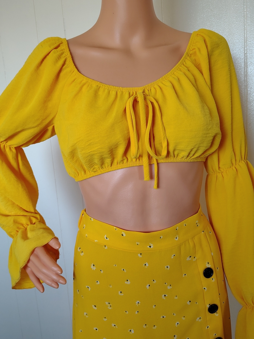 Love J Yellow Tie-Front Long Sleeve Crop Top Size S.